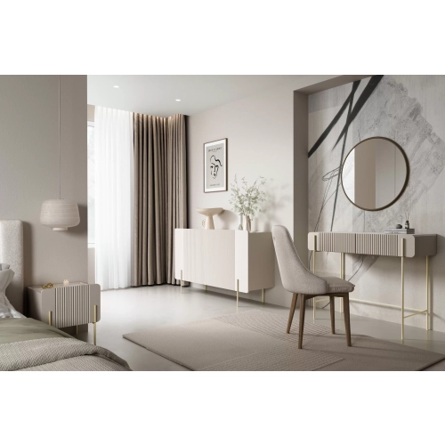 Komoda Malmi 150 cm - kaszmir / crema bianca / złote nóżki
